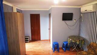 Гостиница Алмаз Ейск Стандартный трехместный номер-9