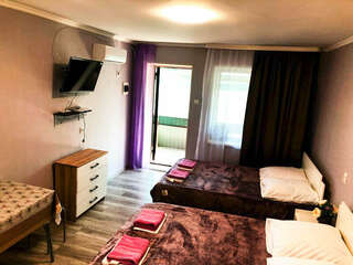 Гостиница Алмаз Ейск Семейный номер-студия-2