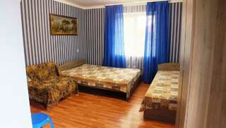Гостиница Алмаз Ейск Стандартный трехместный номер-10