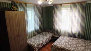 Гостиница Алмаз Ейск Стандартный трехместный номер-5