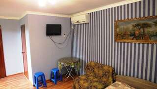 Гостиница Алмаз Ейск Стандартный трехместный номер-7